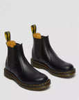 DR.MARTENS-STIVALETTI-CHELSEA-PELLE-2976-CUCITURE-GIALLE-SMOOTH-NERO-4