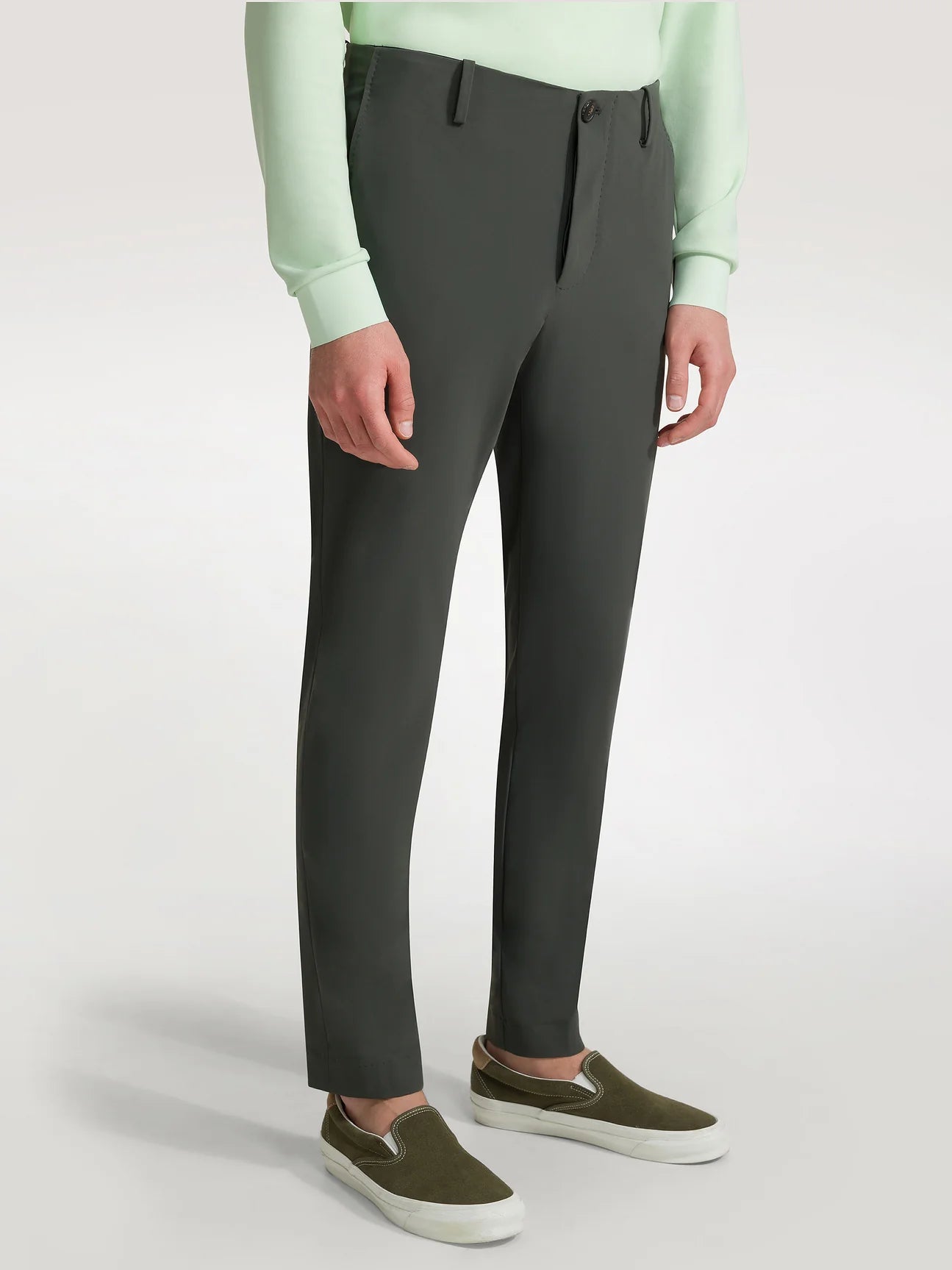 24304_020_ RRD Revo Week End Pant Forest Green-1