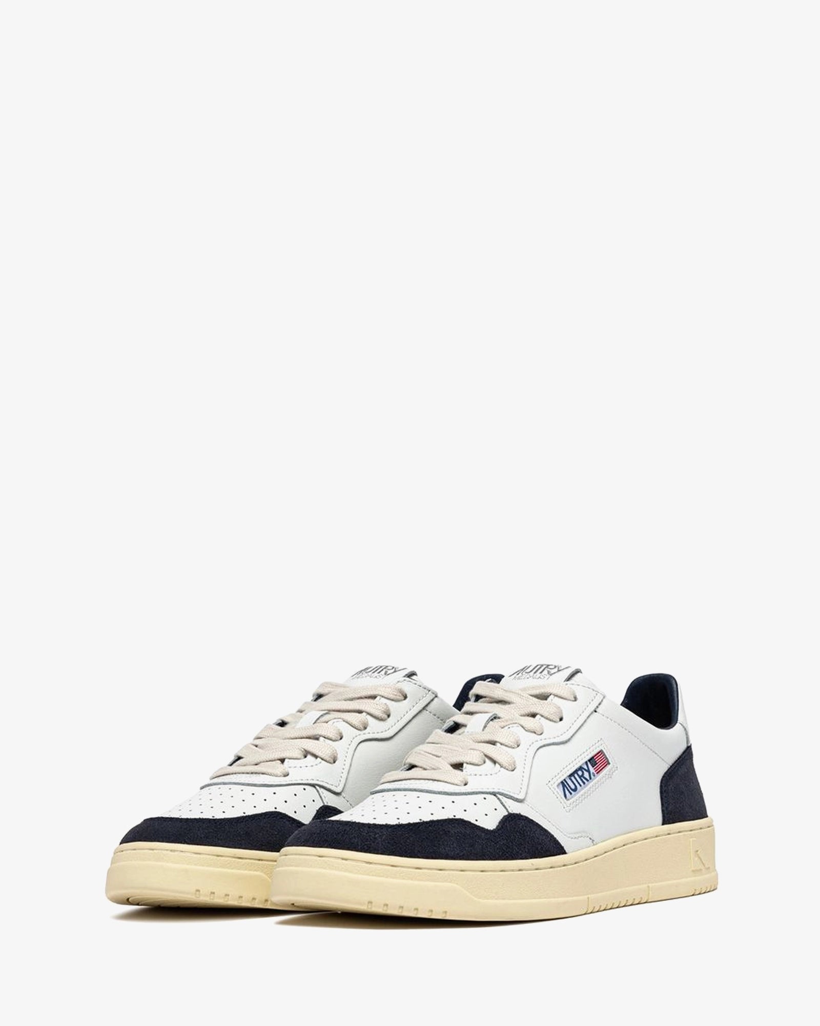 Autry-Sneakers-MEDALIST-LOW-PELLE-BIANCA-SUEDE-OCEANO-AULM-FT07-2