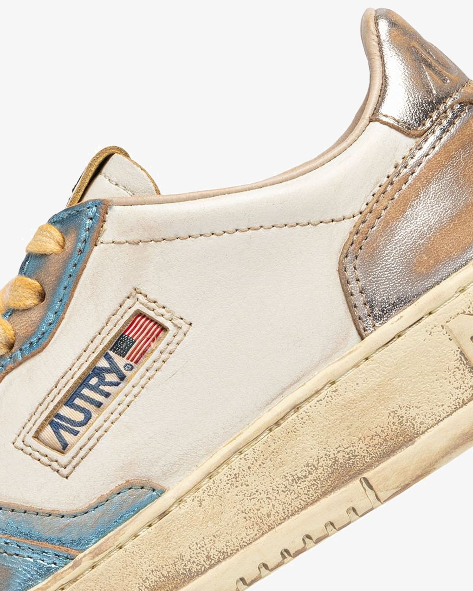 Autry-Sneakers-Medalist-Low-SUPER-VINTAGE-IN-PELLE-ARGENTO-E-BLUE-AVLW-MT12-6