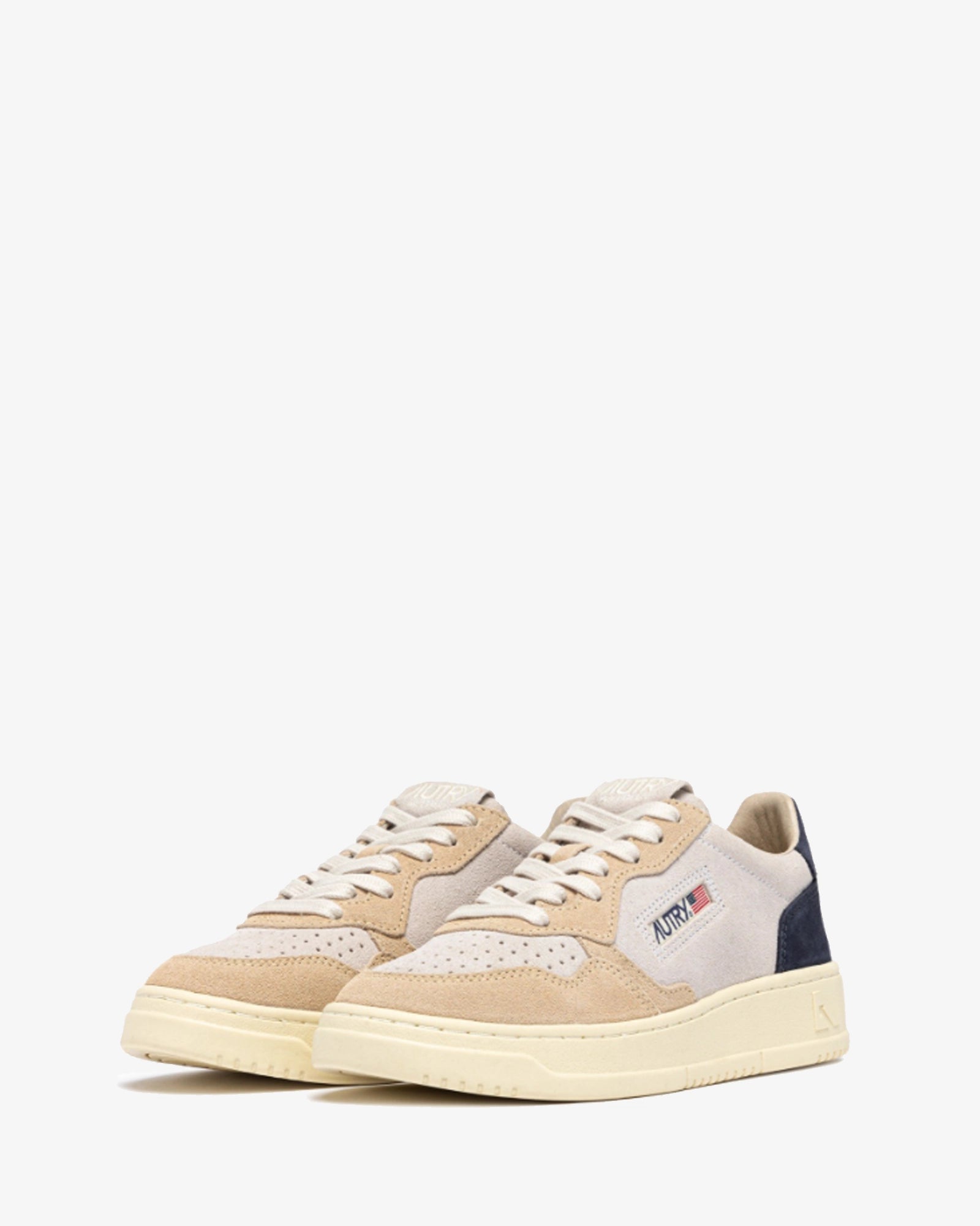 Autry-Sneakers-Medalist-Low-TRICOLOR-SUEDE-BIANCO-SAND-BLUE-AULM-TS29-2
