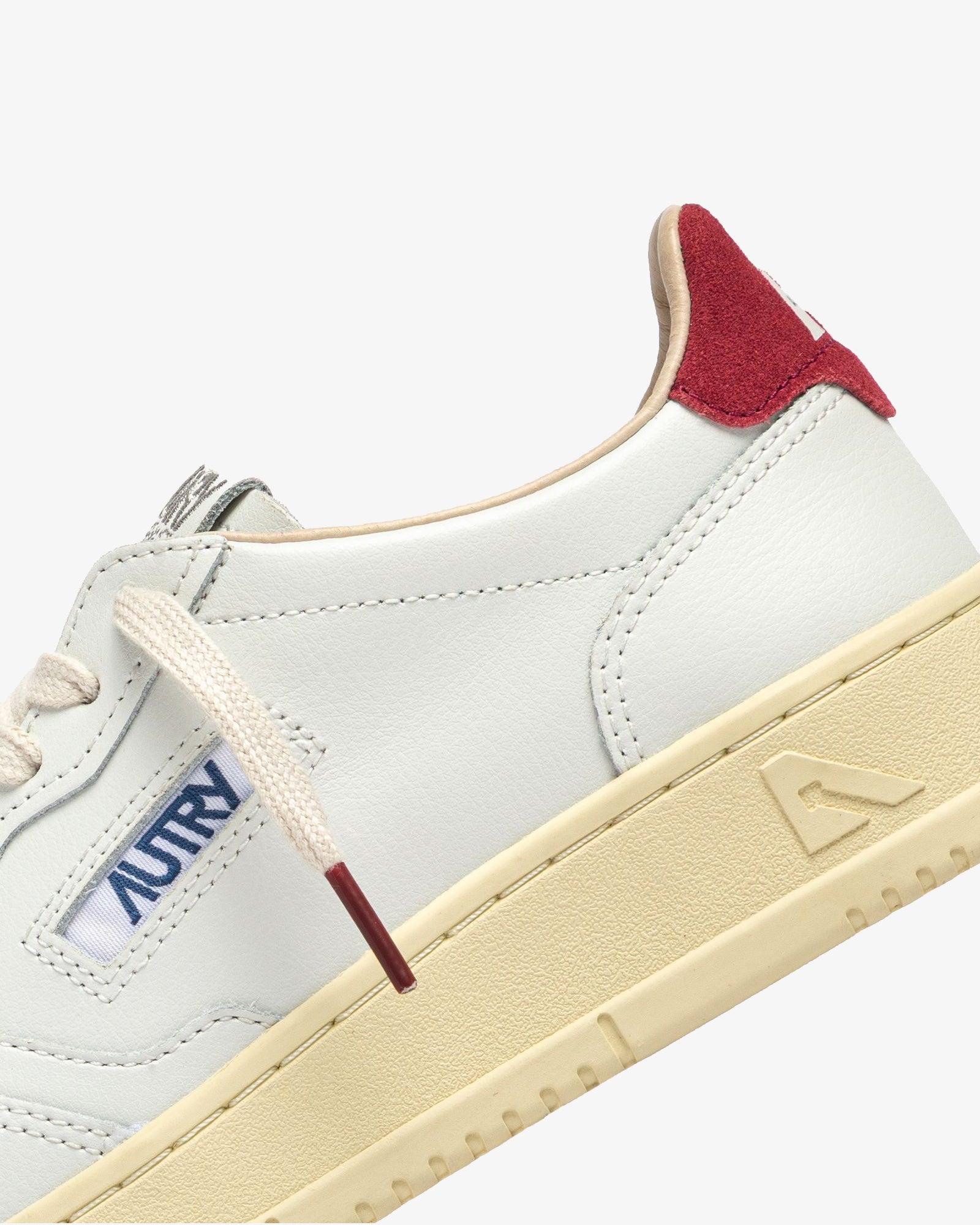 Autry Sneakers Medalist Low In Pelle Bianca E Suede Deep Claret