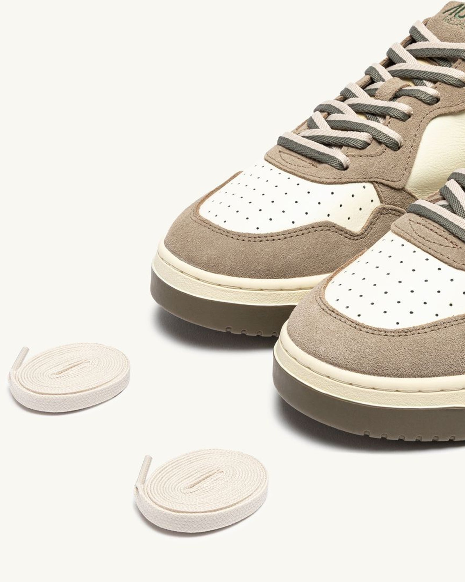 Autry Sneakers Medalist Low In Pelle E Suede Covert Green E Licorice