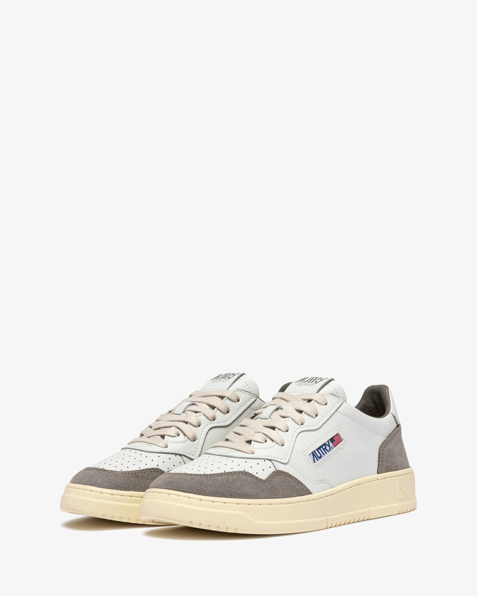 Autry Sneakers Medalist Low In Pelle Bianca E Suede Cemento