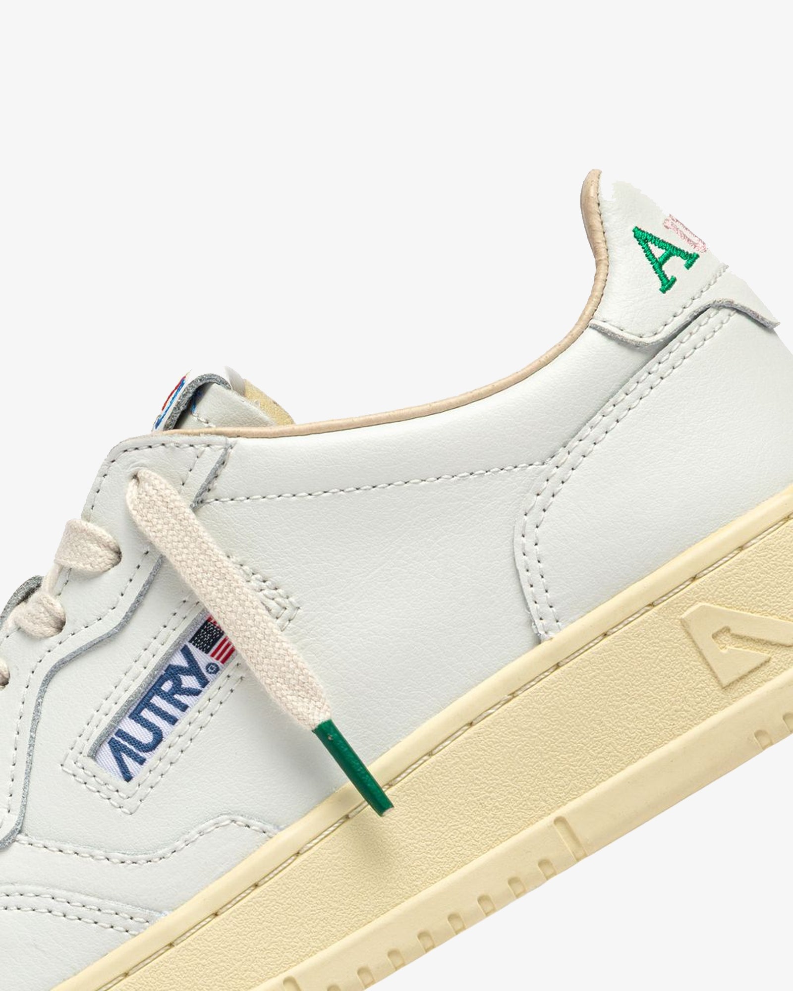 Autry Sneakers Medalist Low In Pelle Bianca Logo Colorato