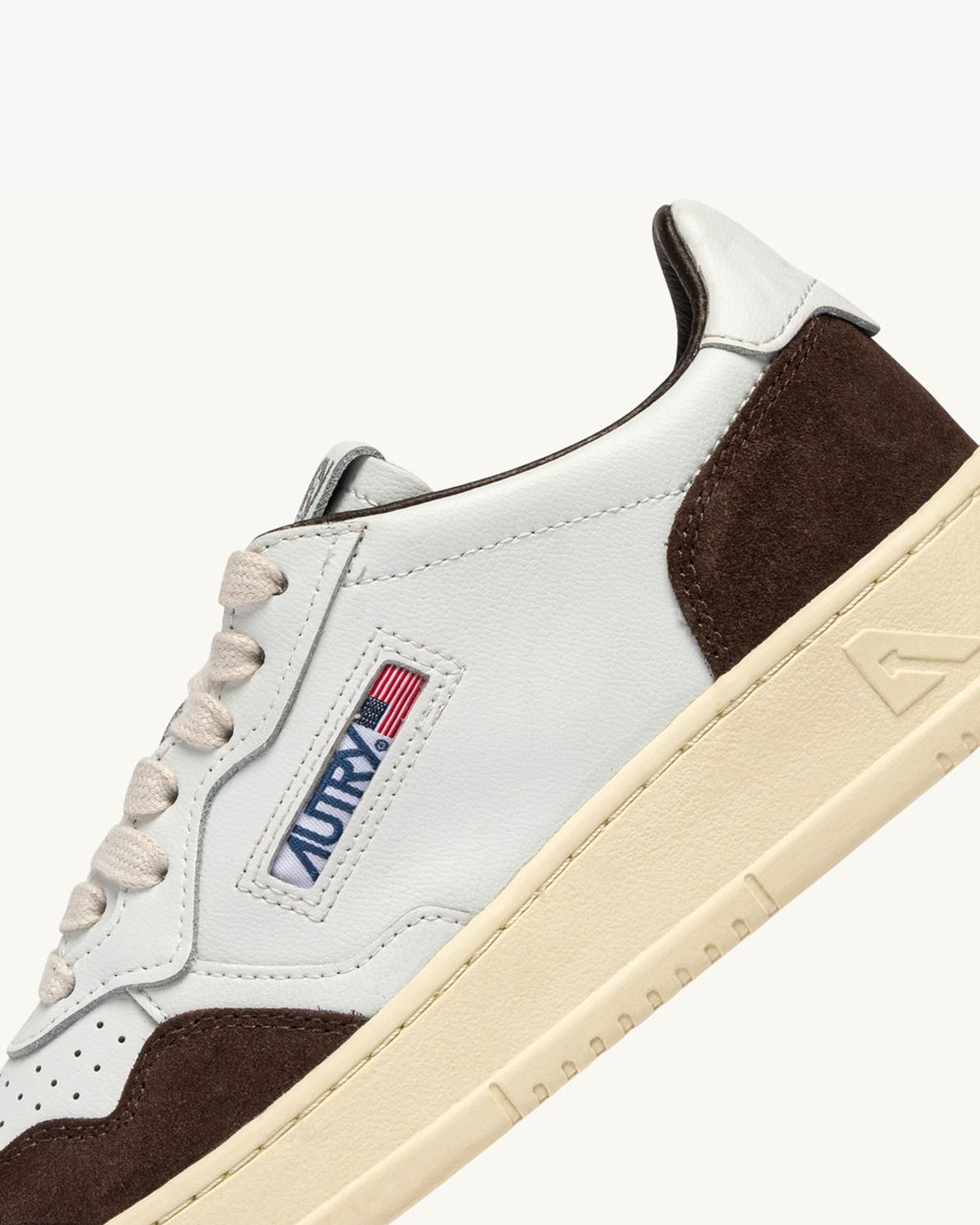 Autry-Sneakers-Medalist-Low-pelle-bianca-suede-marrone-AULW-FT19-6