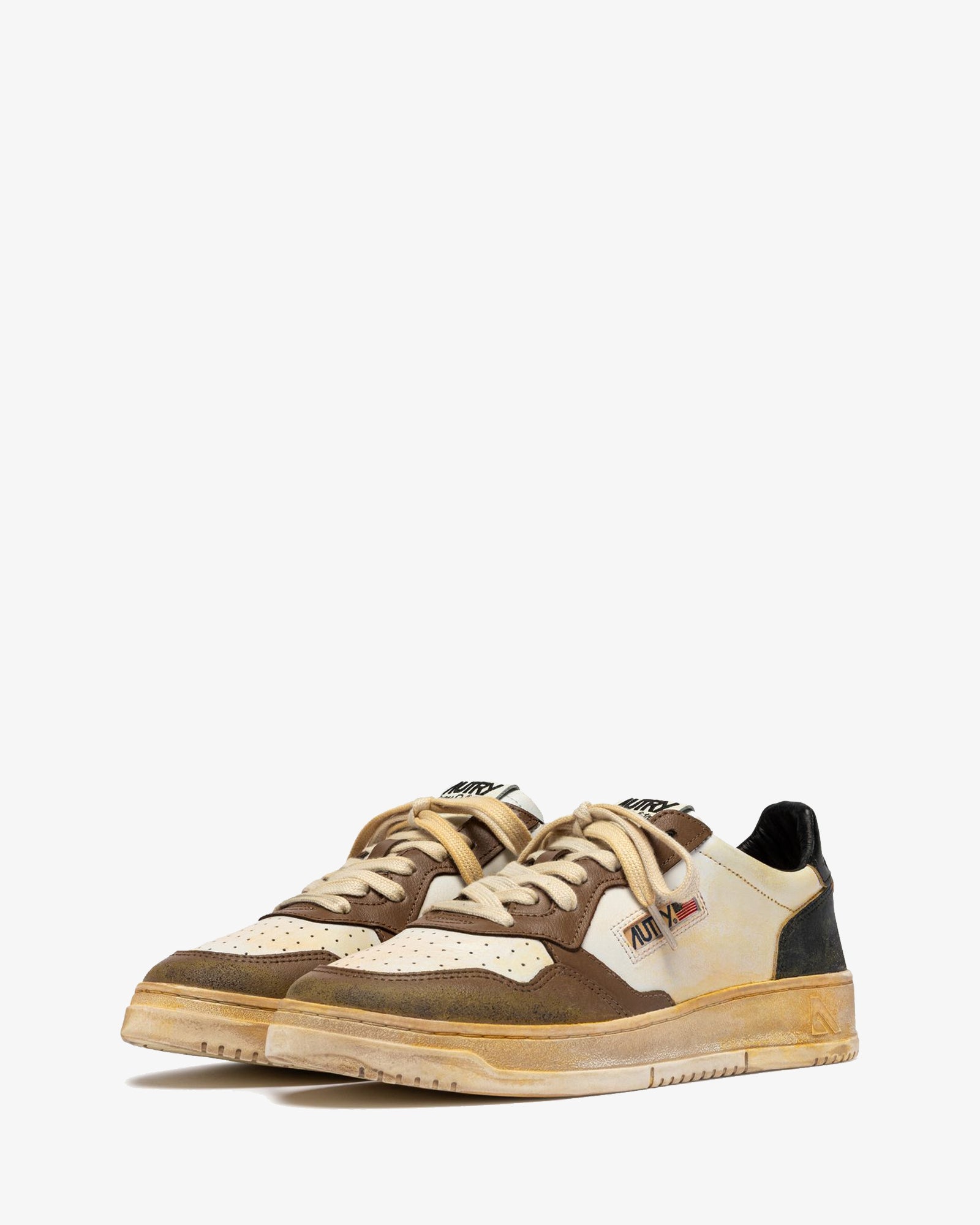 Autry Sneakers Medalist Low Super Vintage Pelle Bianca Nera E Malt Mall