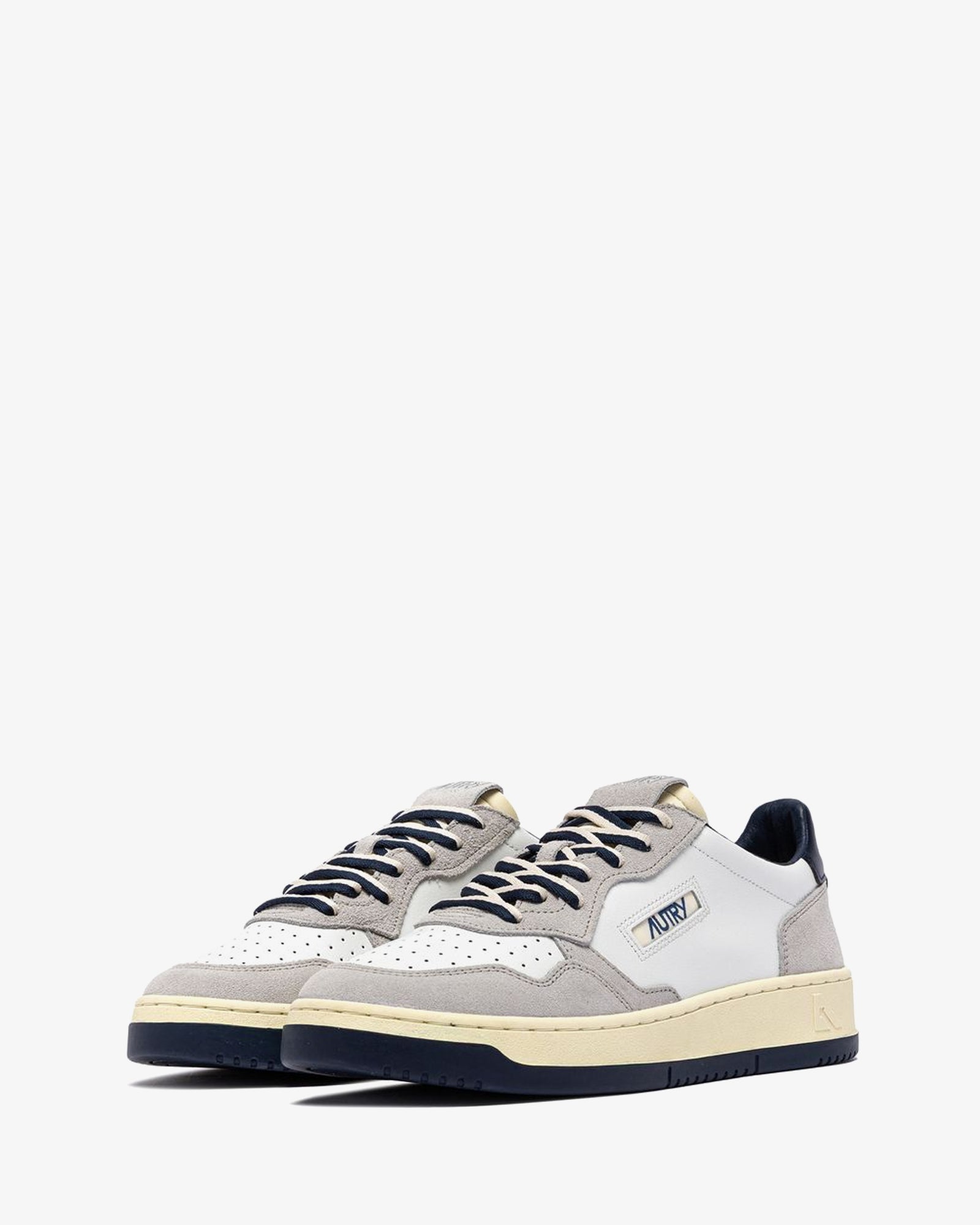 Autry-Sneakers-medalist-low-man-AULM-BW04-leather-suede-space-white-vapor-2