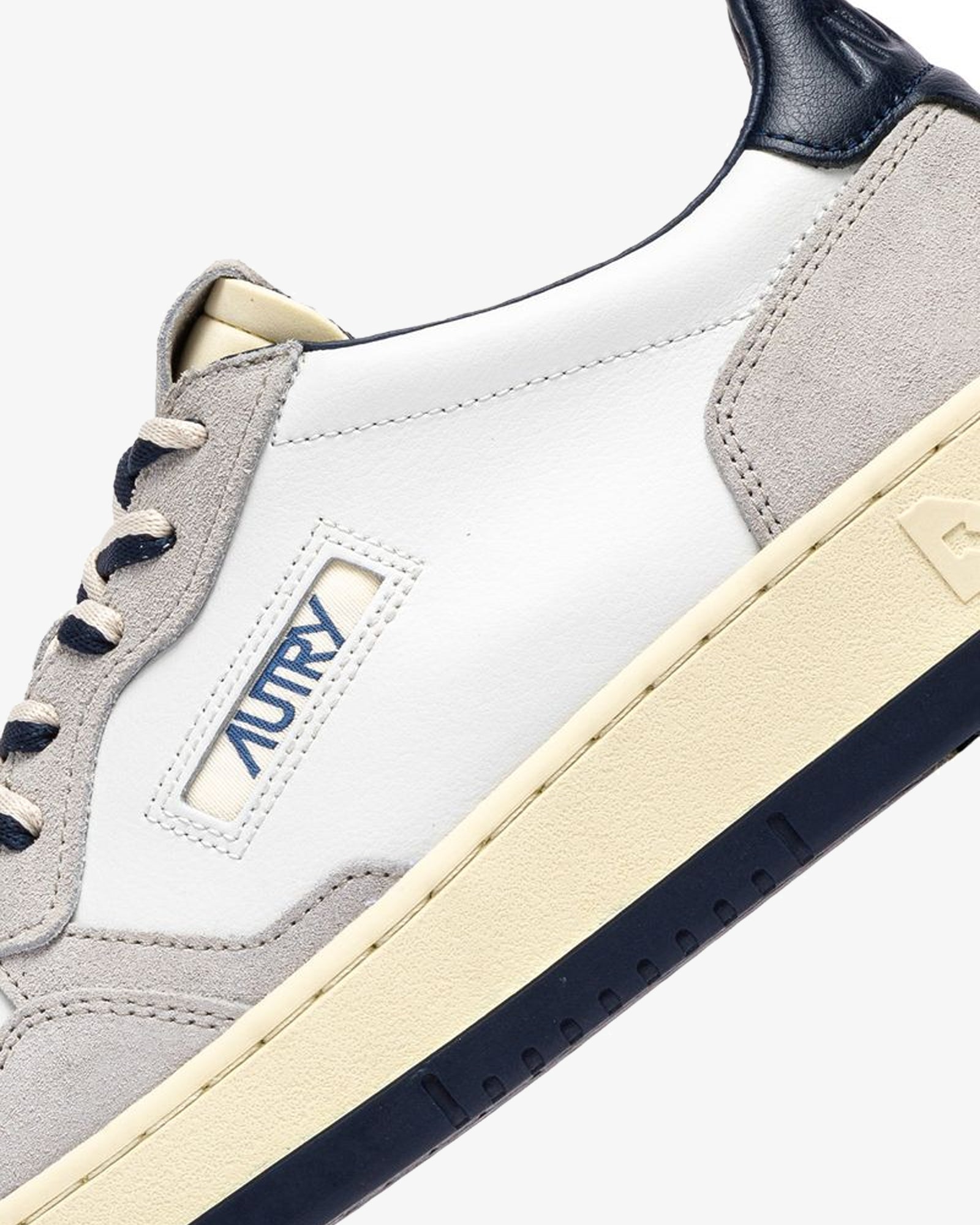 Autry-Sneakers-medalist-low-man-AULM-BW04-leather-suede-space-white-vapor-6