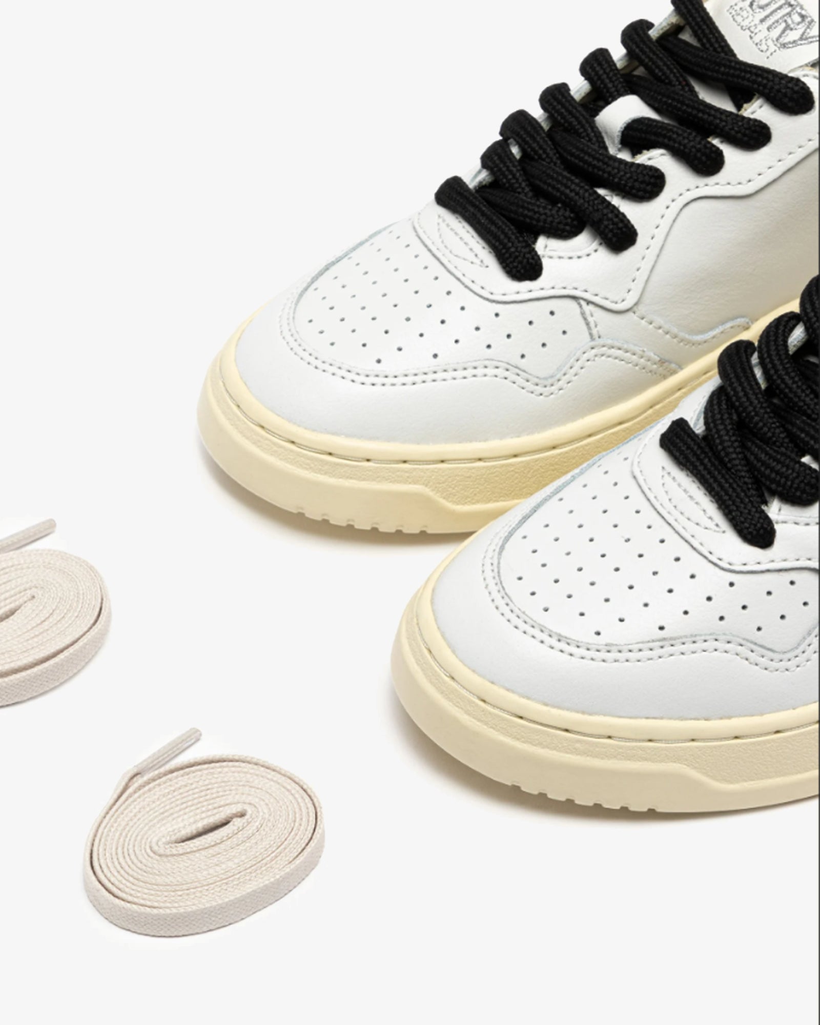 Autry Medalist Low Sneakers In White Leather And Leopard