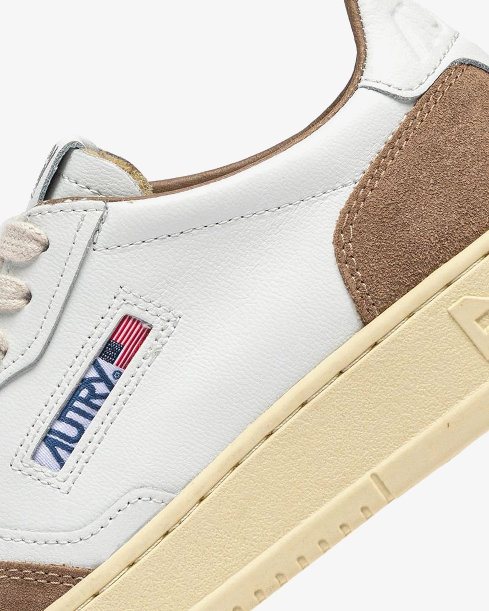 Autry Sneakers Medalist Low Pelle Bianca Suede Antilope