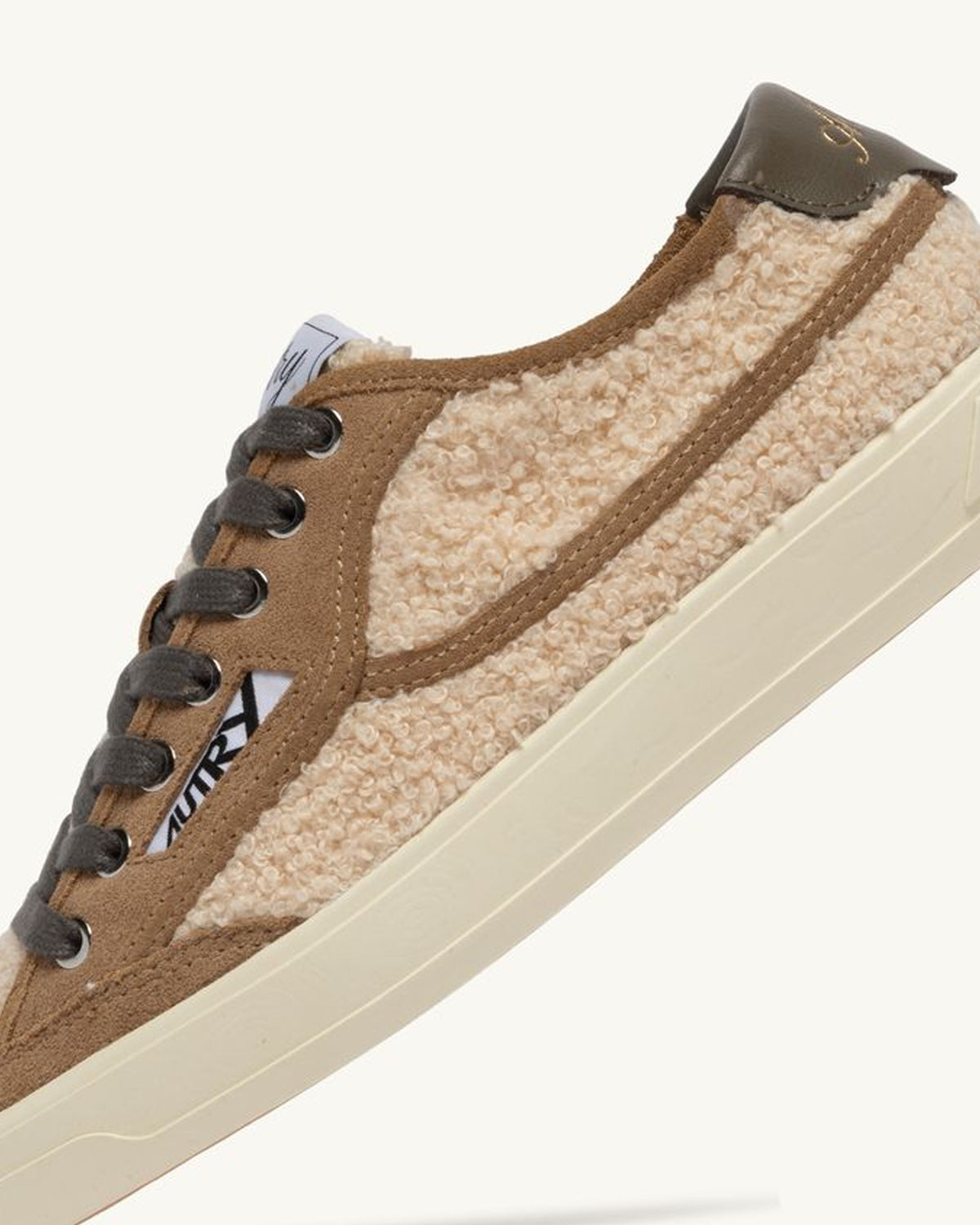 Autry Sneakers Windscape Low In Bouclé Natural E CIgar