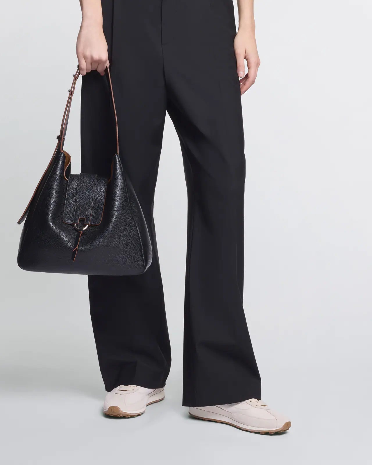 Borsa-Hobo-Hogan-Trend-pelle-martellata-nero-KBW01XS0200TH1B999-03