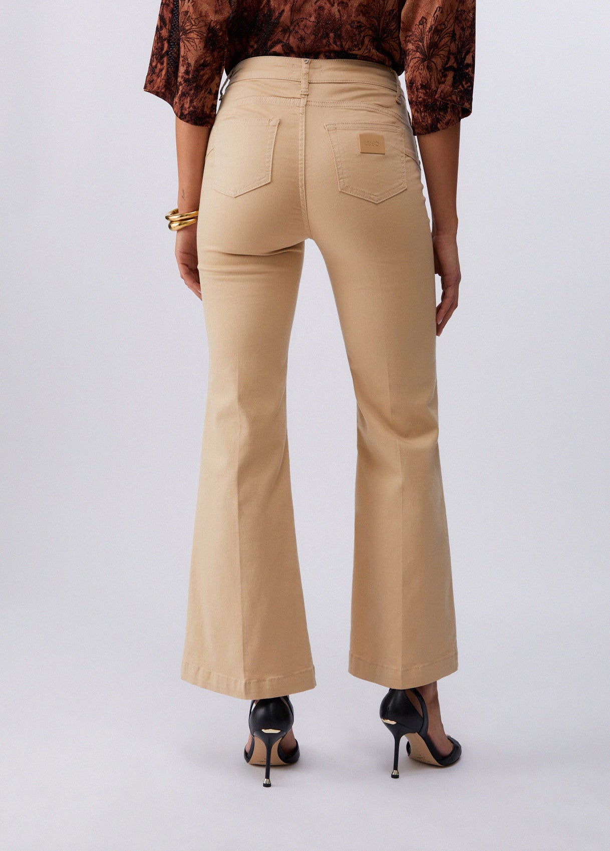 liu-jo-pantalone-flare-bottoni-logati--WA6403T367A41208-beige-3