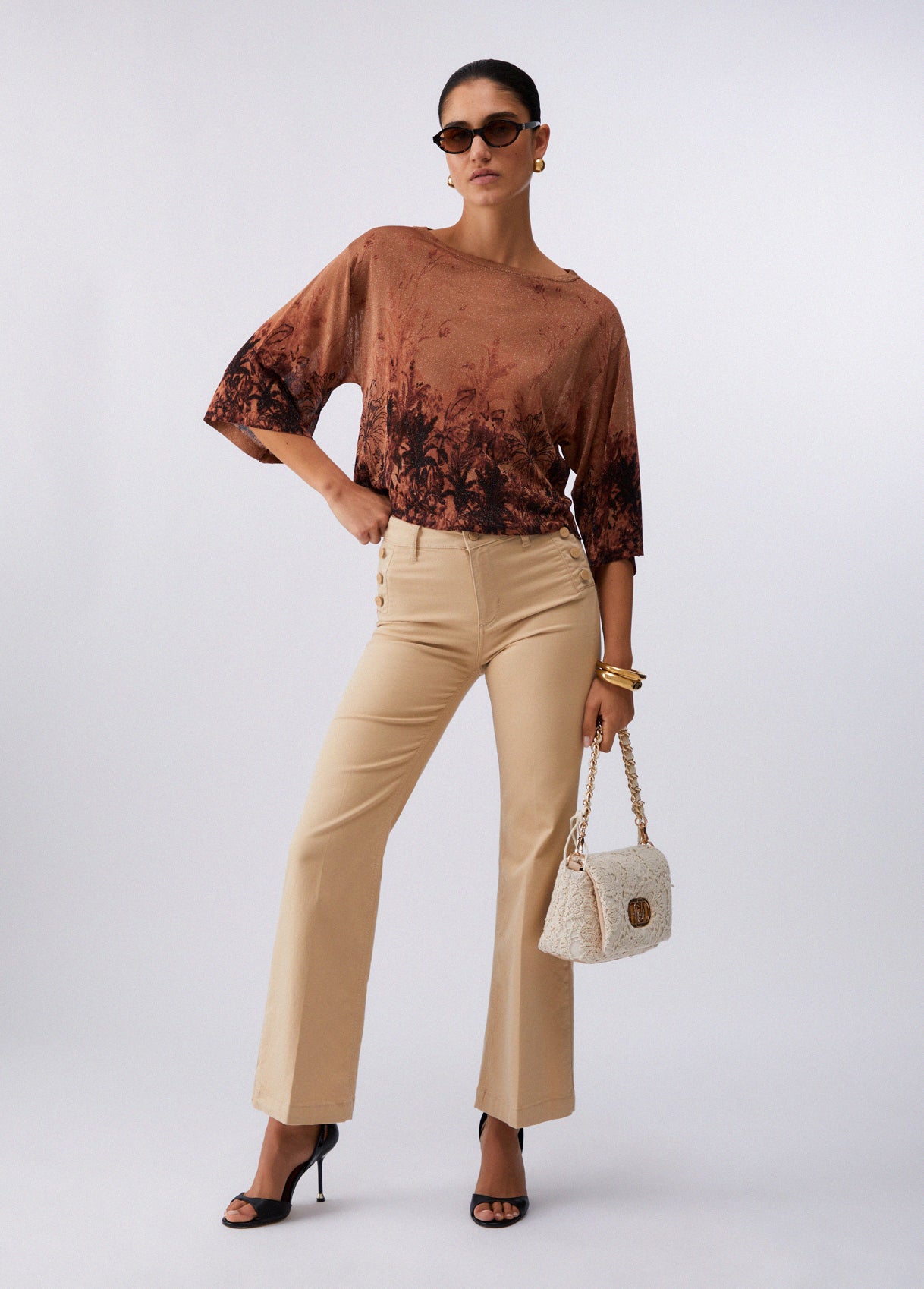 liu-jo-pantalone-flare-bottoni-logati--WA6403T367A41208-beige-2