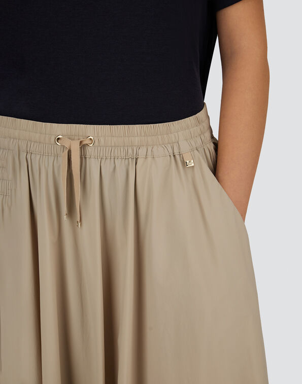 Herno-gonna-in-light-nylon-stretch-GN000007D12431SZ_1982_chantilly-3