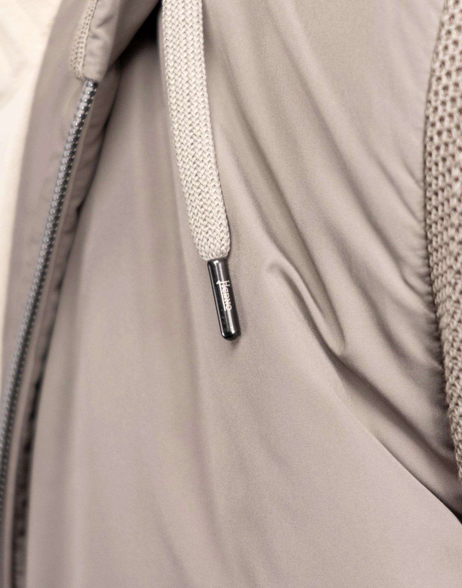 Herno_giacca-in-pique-knit-e-nylon-tortora-MC000168U720562600-3