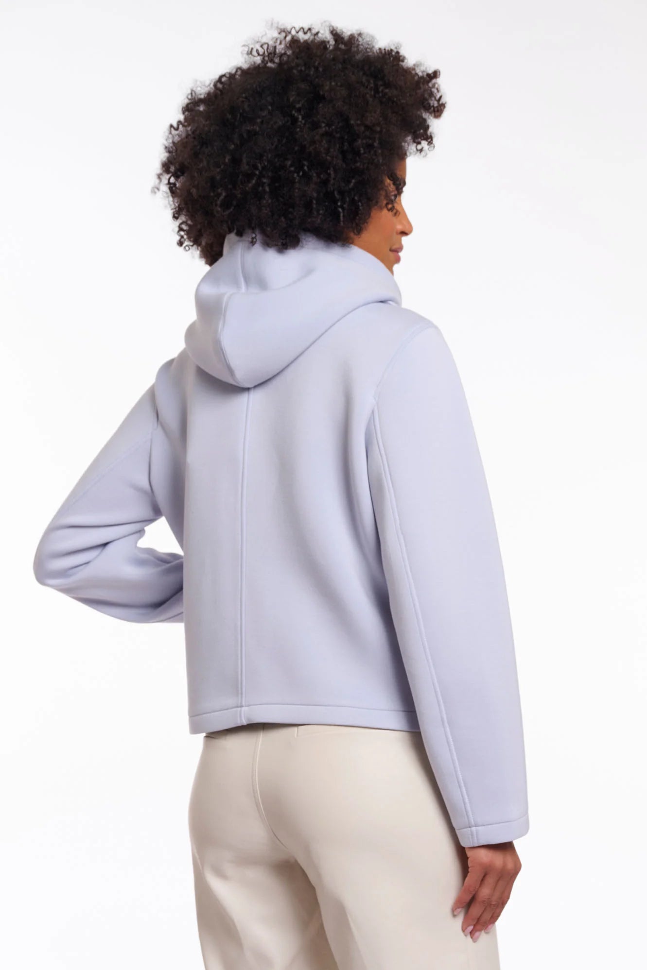 Jennifer.7002621_Arctic-Blue_03