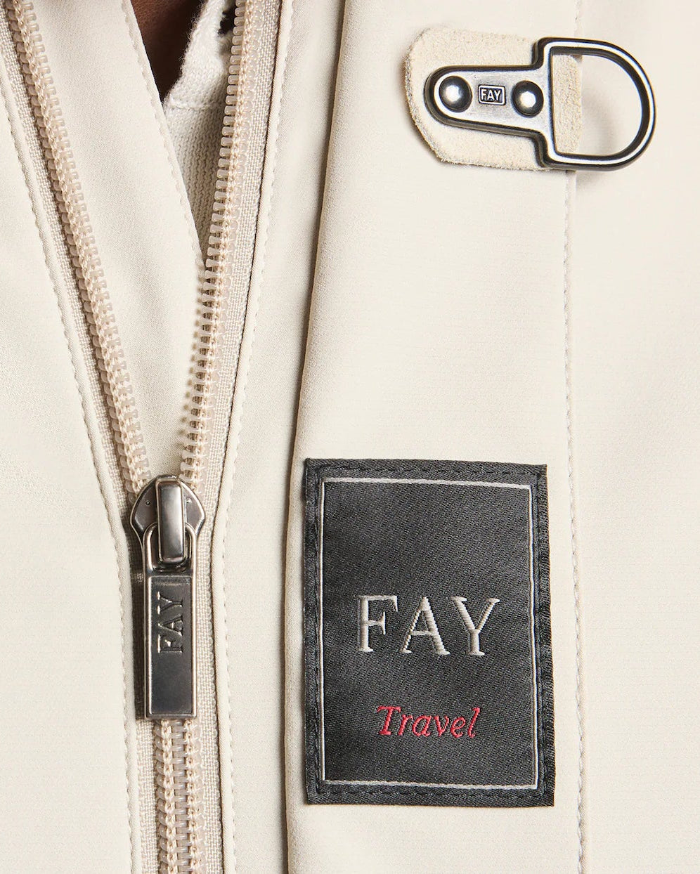 Bomber_Corto_Travel_in_Nylon_Stretch_NAM1252047SVUWC205-dett