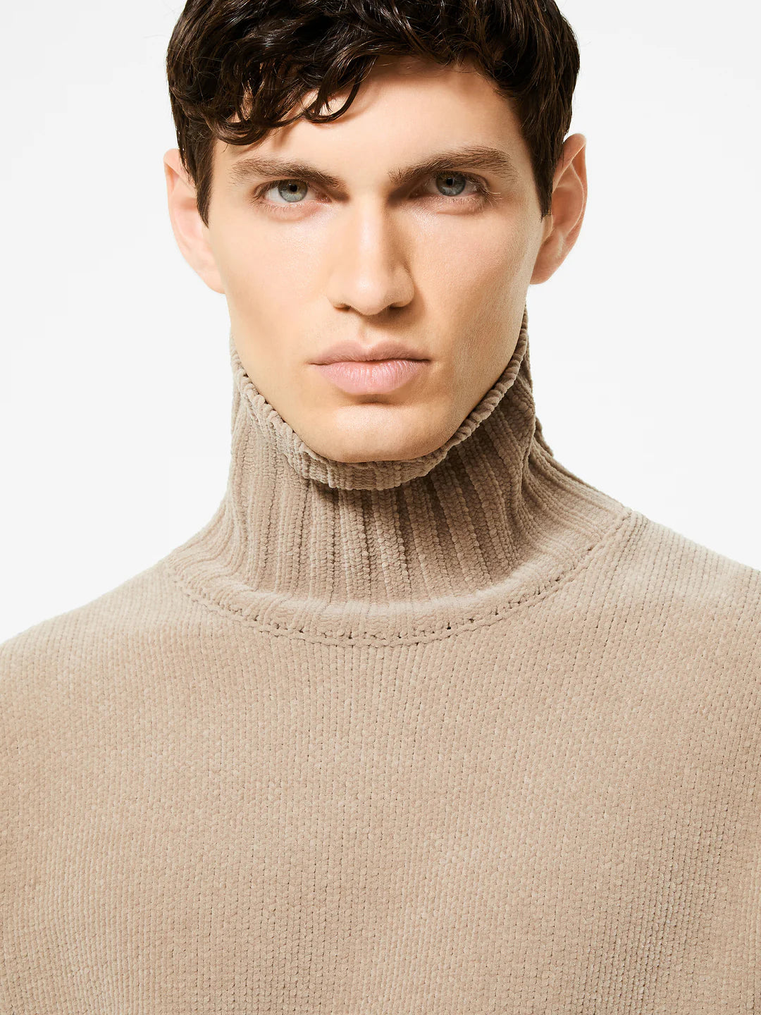 W25161_087_RRD_Cinematt_Turtleneck_Knit_Tobacco-3