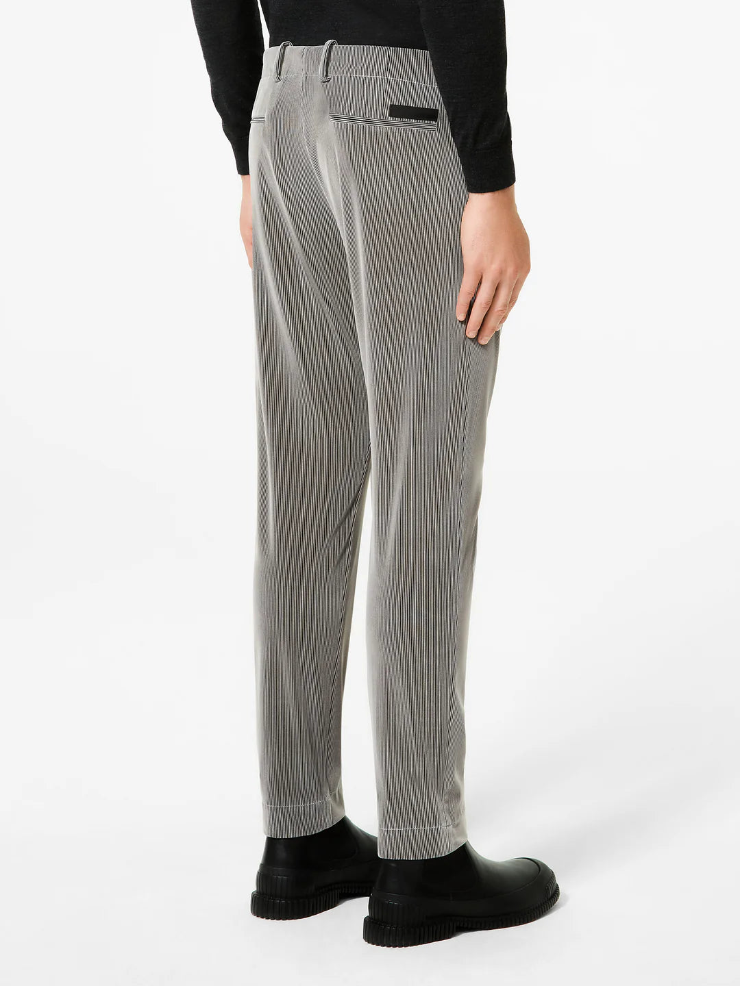 W25225_087_RRD_Velvetflex_1000_Week_End_Pant_Tobacco-4