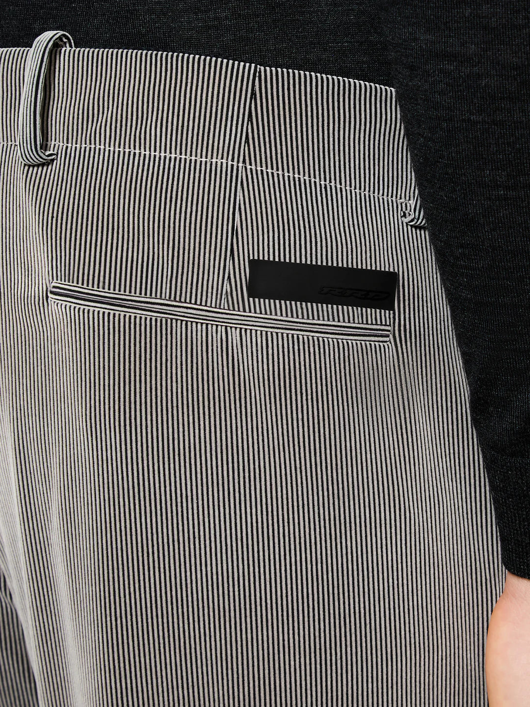 W25225_087_RRD_Velvetflex_1000_Week_End_Pant_Tobacco-5