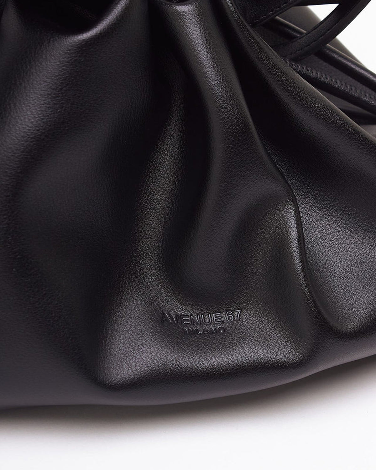 Avenue 67 Borsa Elara In Pelle Nera