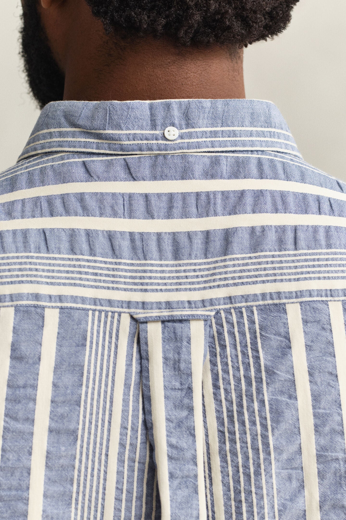 gant-camicia-seersucker-3260032-442-relaxed-fit-vintage-blue-4