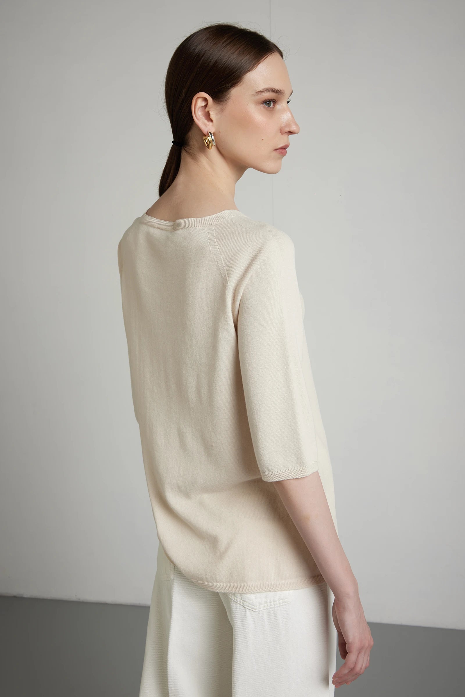 kangra-S6A350001-maglia-girocollo-rasata-linea-a-in-puro-cotone-burro-3